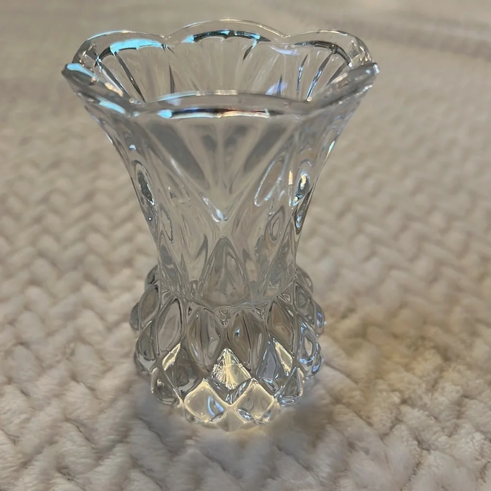 Vintage Elegant Clear Glass Posey Bud Vase Scallop Top Fans & Diamond Design